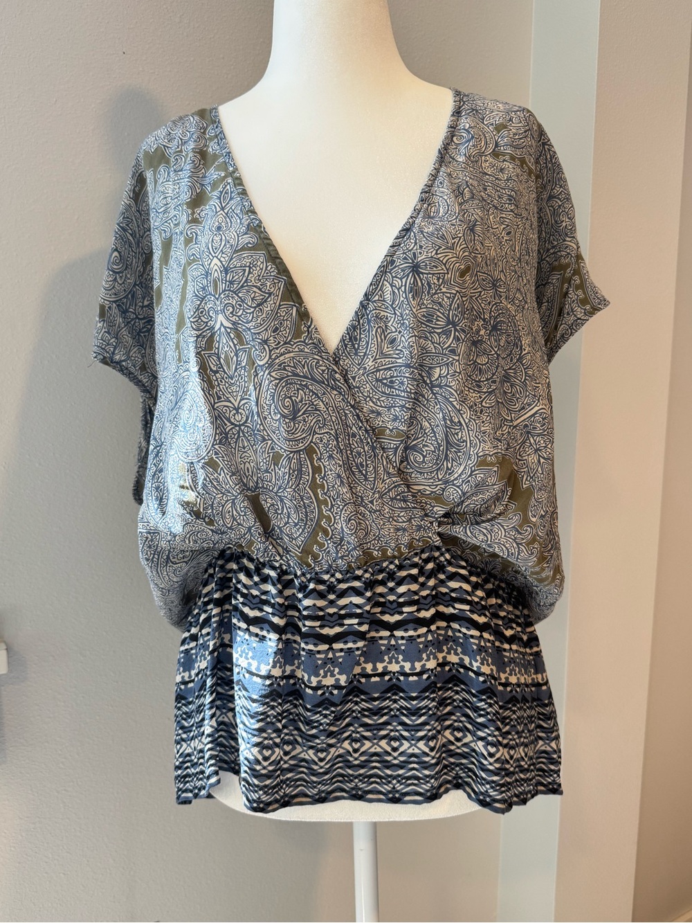 Petticoat Alley 100% silk wrap front blouson dolman sleeve blouse medium